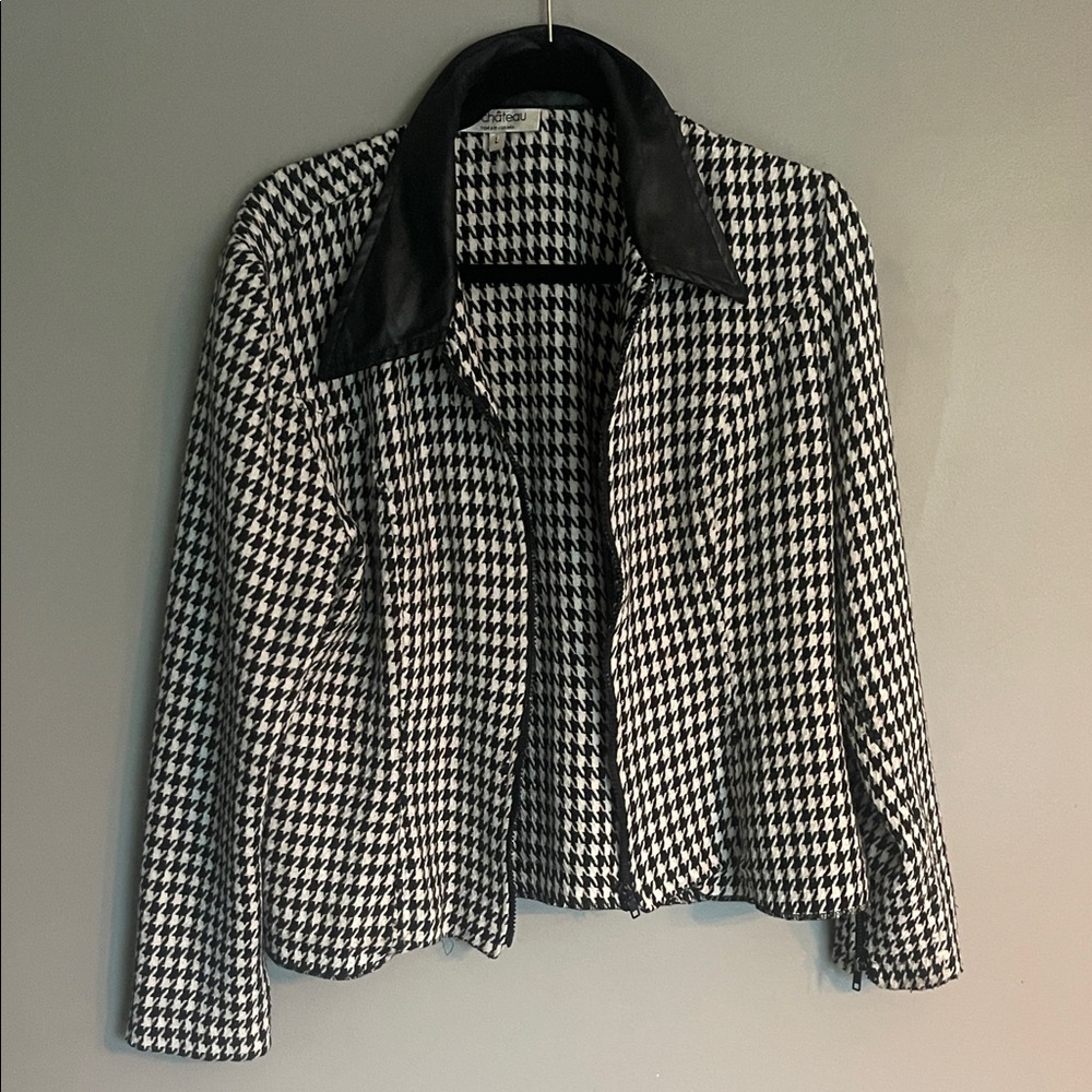 Vintage Le Chateau Black and White Houndstooth Blazer